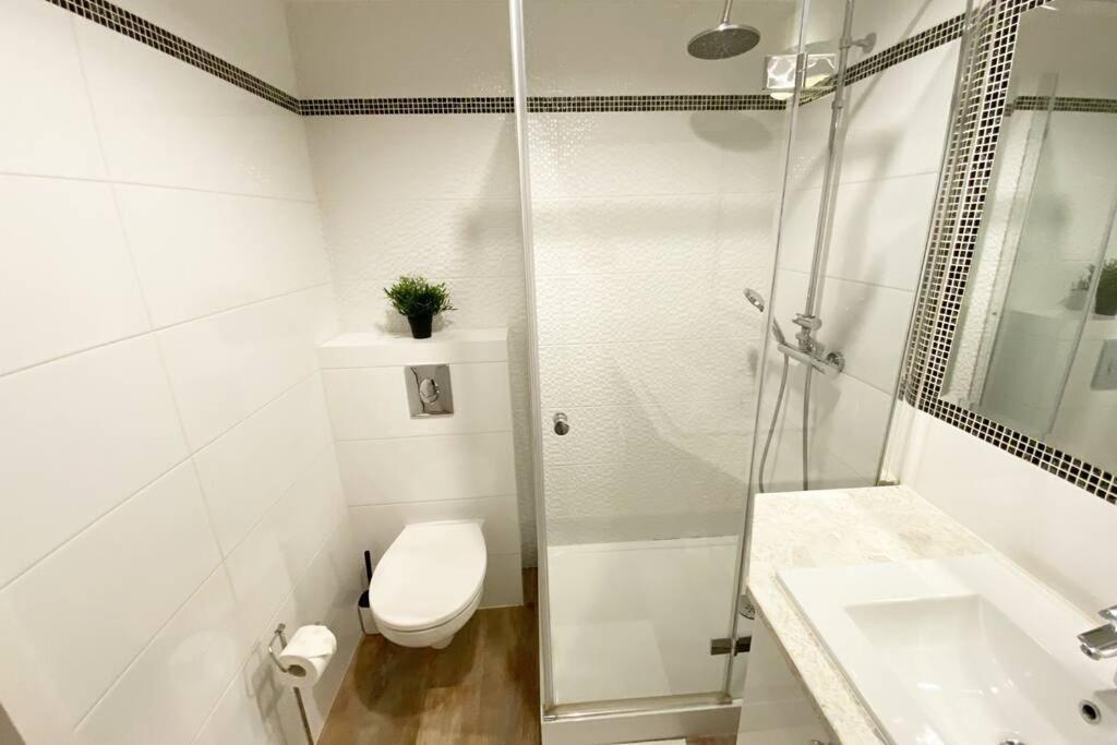 Exclusive 2Br! Apartment Near City Center +Netflix Warsaw Exterior photo
