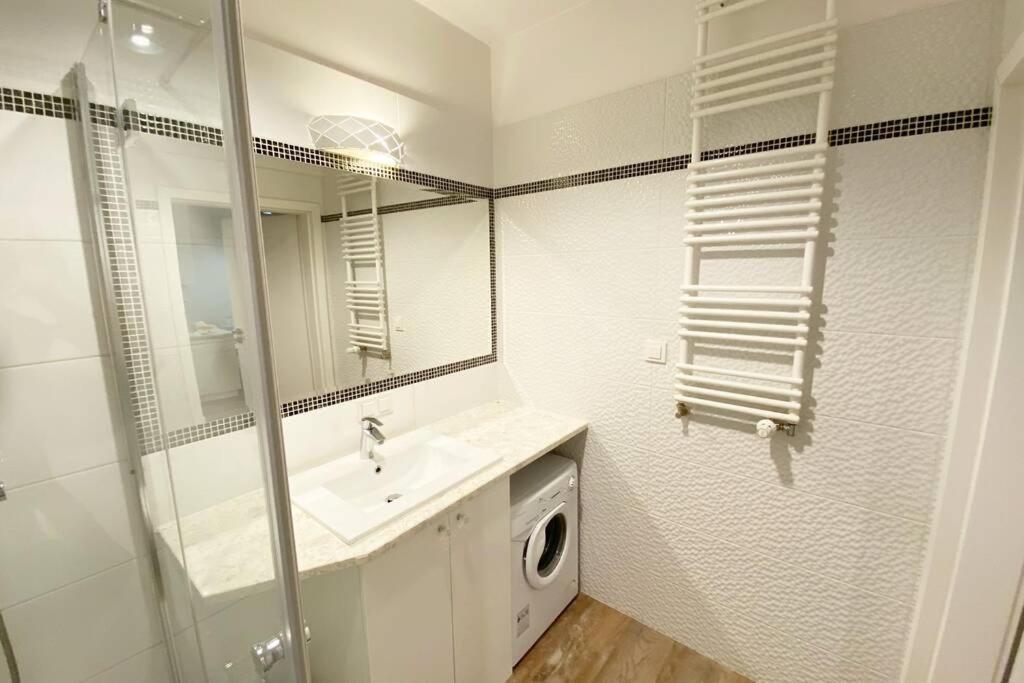 Exclusive 2Br! Apartment Near City Center +Netflix Warsaw Exterior photo